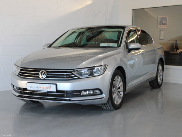 Volkswagen Passat Saloon, Diesel, 2019, Grey