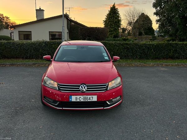 Volkswagen Passat Saloon, Diesel, 2011, Red