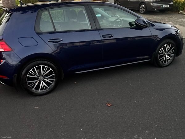 Volkswagen Golf Hatchback, Petrol, 2017, Blue
