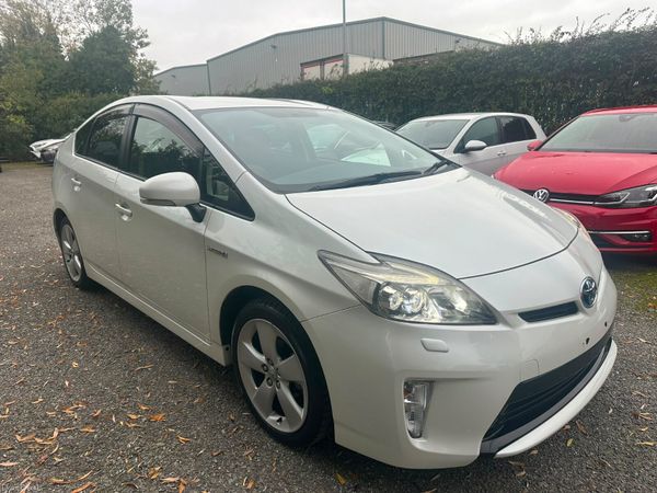 Toyota Prius Hatchback, Petrol Hybrid, 2015, White