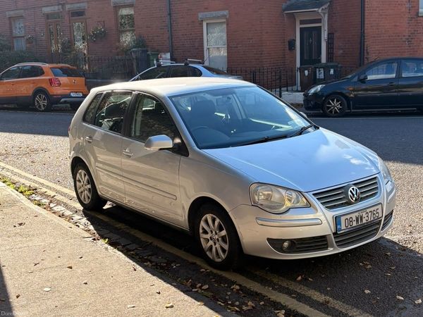 Volkswagen Polo Hatchback, Petrol, 2008, Silver
