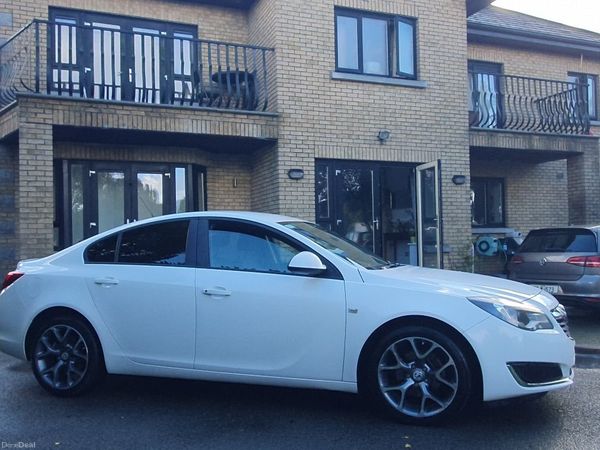 Opel Insignia Saloon, Diesel, 2014, White