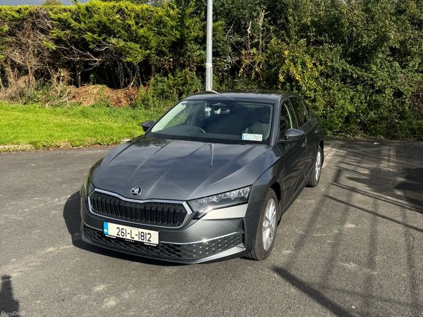 Skoda Octavia Saloon, Petrol, 2026, Grey