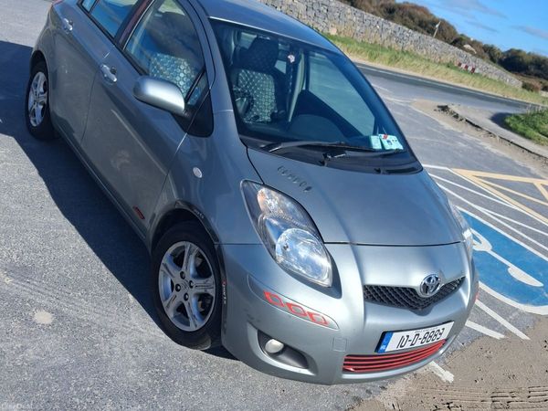 Toyota Yaris Hatchback, Petrol, 2010, Silver