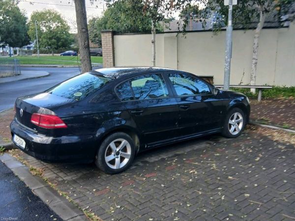 Volkswagen Passat Saloon, Diesel, 2011, Black