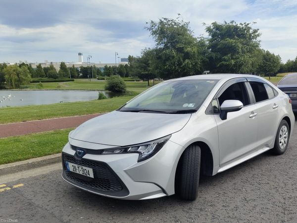 Toyota Corolla Saloon, Petrol Hybrid, 2021, Silver