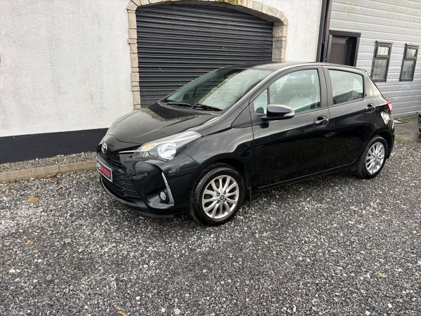 Toyota Yaris Hatchback, Petrol, 2017, Black