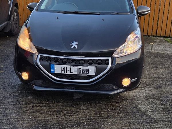 Peugeot 208 Hatchback, Petrol, 2014, Black