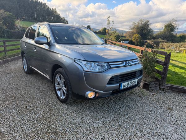 Mitsubishi Outlander SUV, Diesel, 2014, Grey