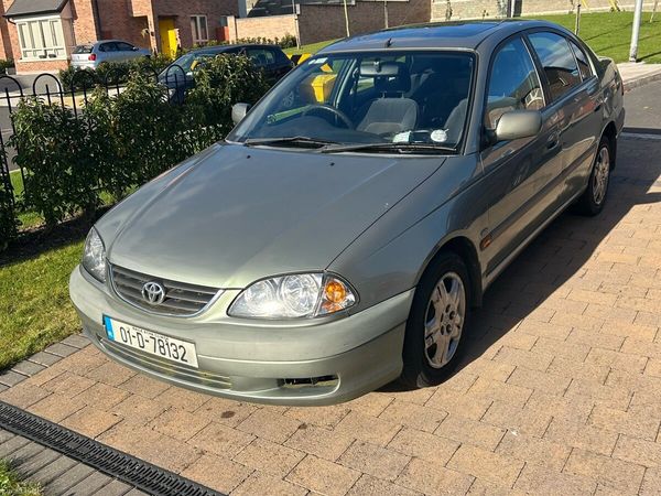 Toyota Avensis Saloon, Petrol, 2001, Green
