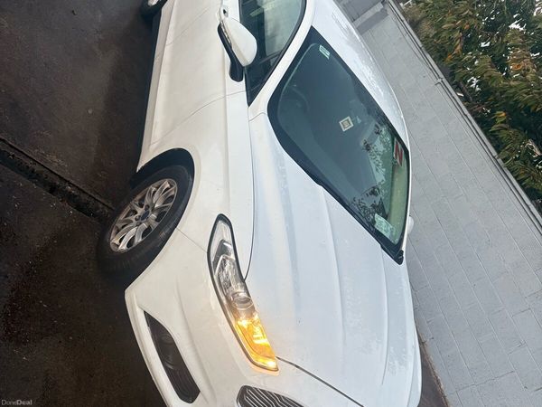 Ford Mondeo Hatchback, Diesel, 2016, White