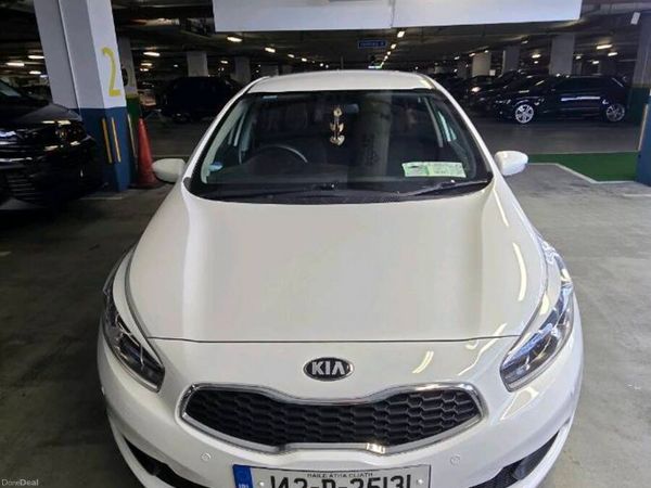 Kia Ceed Hatchback, Diesel, 2014, White