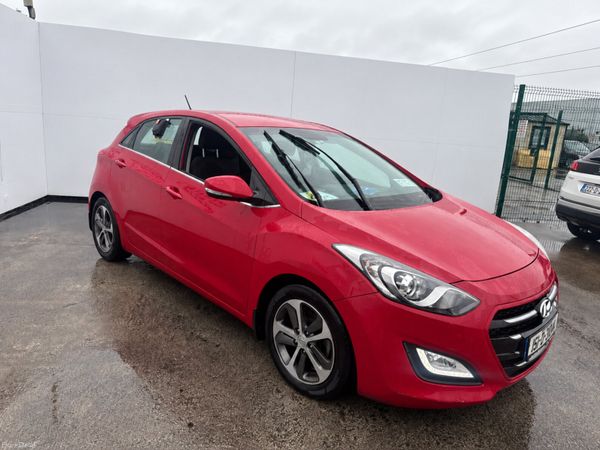 Hyundai i30 Hatchback, Diesel, 2015, Red