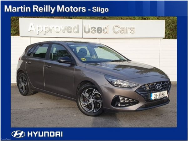 Hyundai i30 Hatchback, Petrol, 2021, Brown