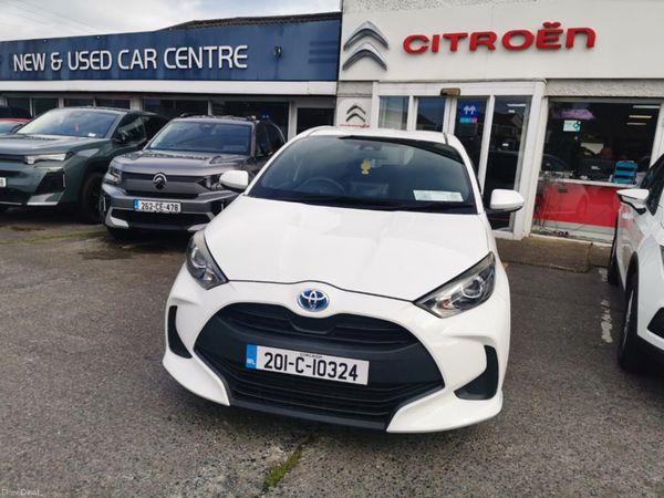 Toyota Yaris Hatchback, Petrol Hybrid, 2020, White