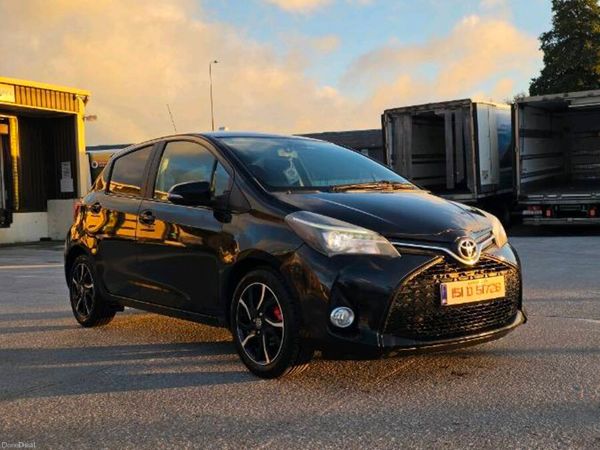 Toyota Yaris Hatchback, Petrol, 2015, Black