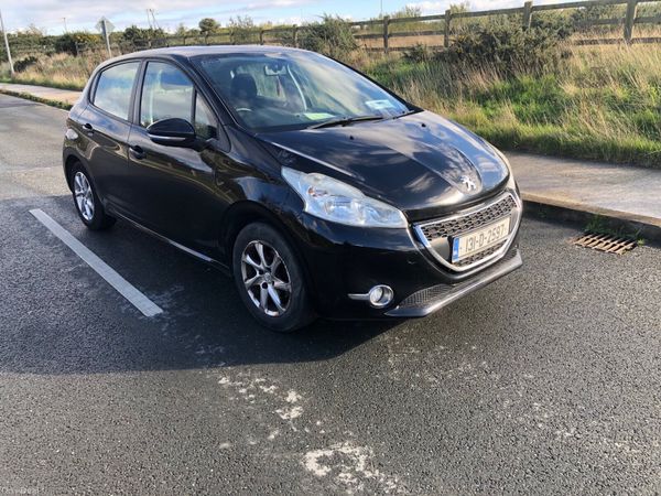 Peugeot 208 Hatchback, Petrol, 2013, Black