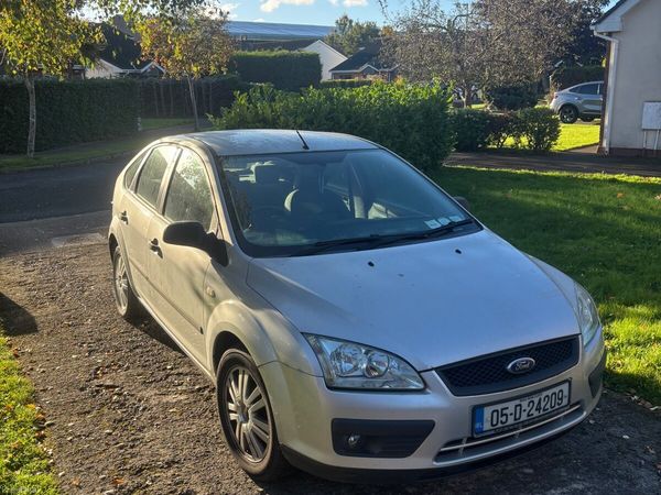 Ford Focus Hatchback, Petrol, 2005, Silver