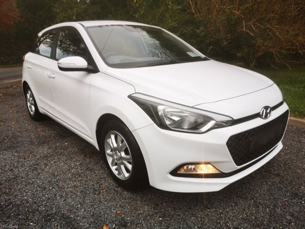 Hyundai i20 Hatchback, Petrol, 2016, White