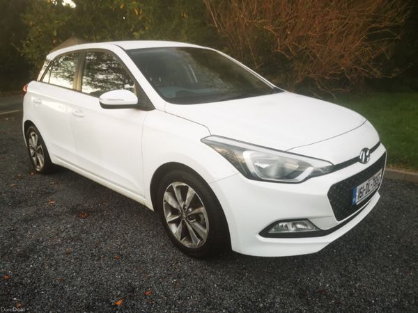 Hyundai i20 Hatchback, Petrol, 2016, White