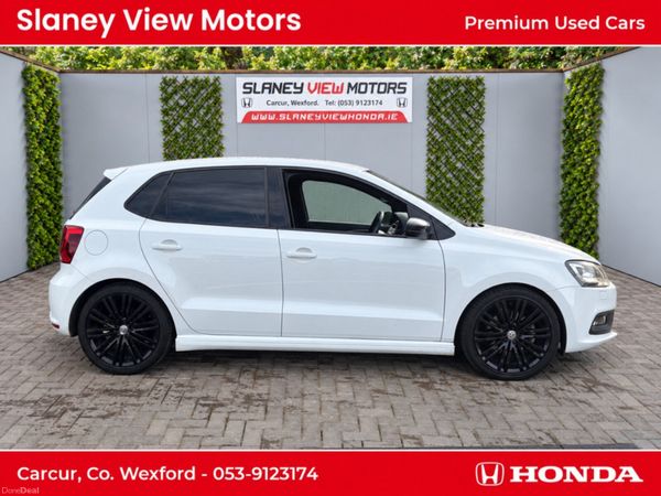 Volkswagen Polo Hatchback, Petrol, 2015, White