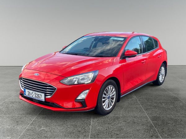 Ford Focus Hatchback, Petrol, 2021, Red