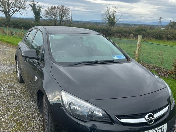 Opel Astra Hatchback, Diesel, 2014, Black