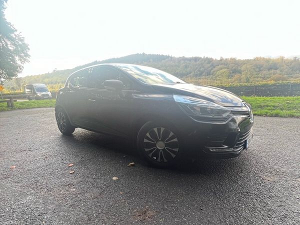 Renault Clio Hatchback, Petrol, 2019, Black
