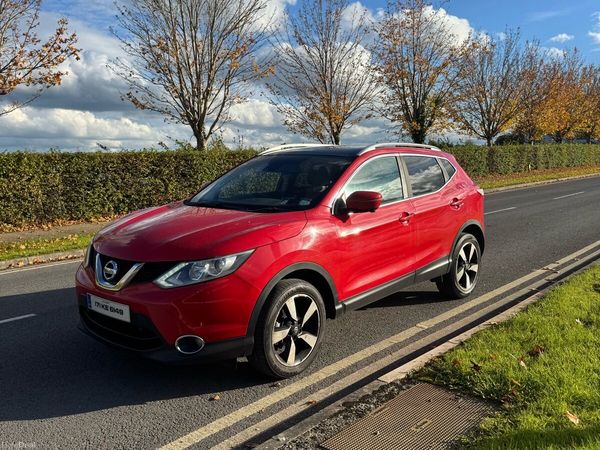 Nissan Qashqai SUV, Diesel, 2017, Red