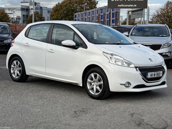Peugeot 208 Hatchback, Petrol, 2014, White