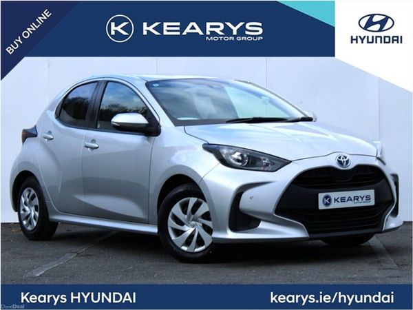 Toyota Yaris Hatchback, Petrol Hybrid, 2021, Silver