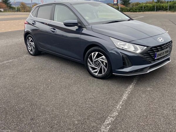 Hyundai i20 Hatchback, Petrol, 2024, Grey