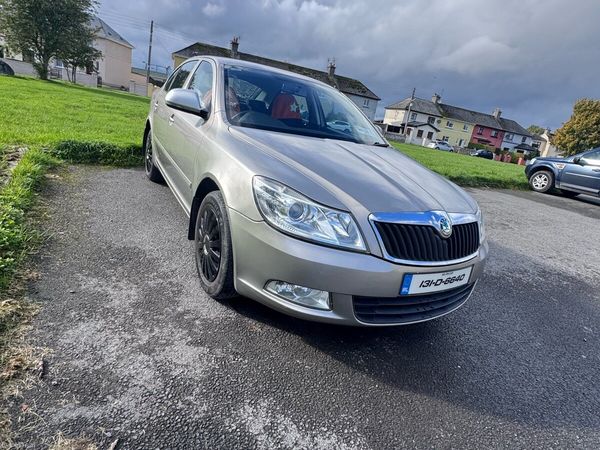 Skoda Octavia Saloon, Diesel, 2013, Beige