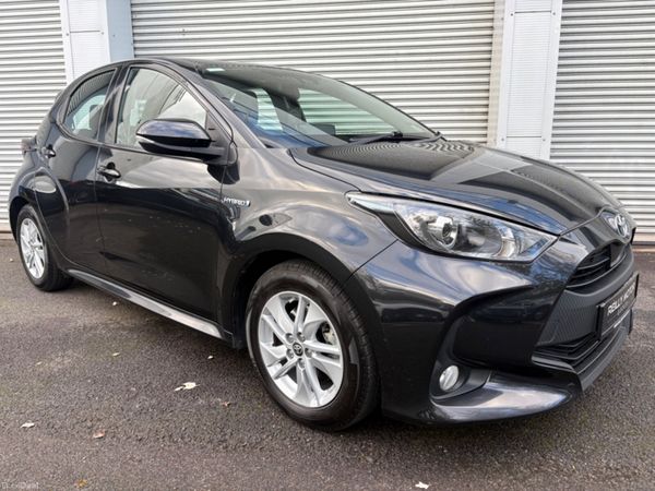 Toyota Yaris Hatchback, Petrol Hybrid, 2021, Black