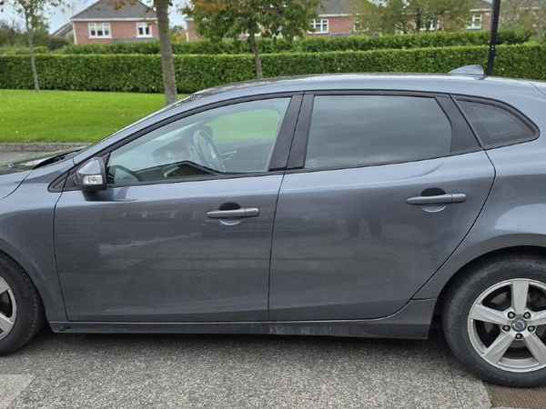 Volvo V40 Hatchback, Diesel, 2012, Grey