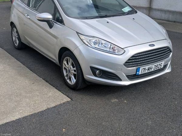 Ford Fiesta Hatchback, Petrol, 2017, Silver