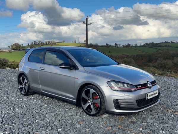 Volkswagen Golf Hatchback, Petrol, 2015, Silver