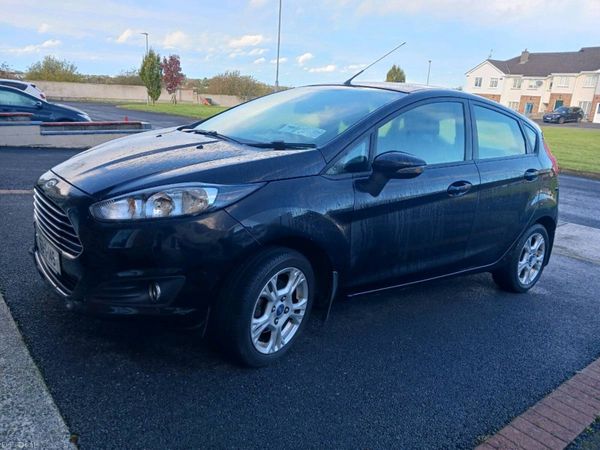 Ford Fiesta Hatchback, Petrol, 2016, Black
