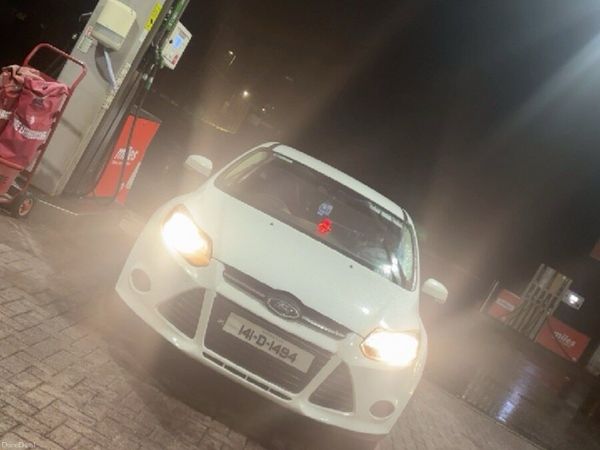 Ford Focus Hatchback, Diesel, 2014, White