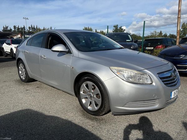 Vauxhall Insignia Hatchback, Diesel, 2011, Silver