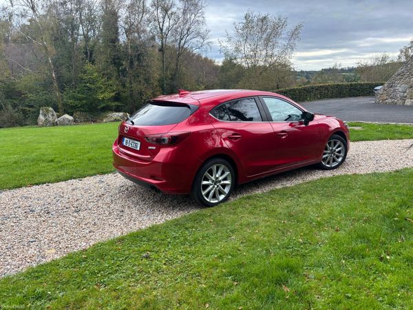 Mazda Mazda3 Hatchback, Petrol, 2018, Red