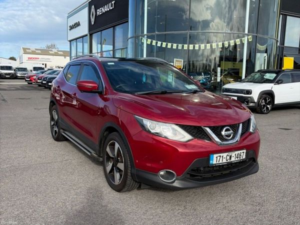 Nissan Qashqai SUV, Diesel, 2017, Red