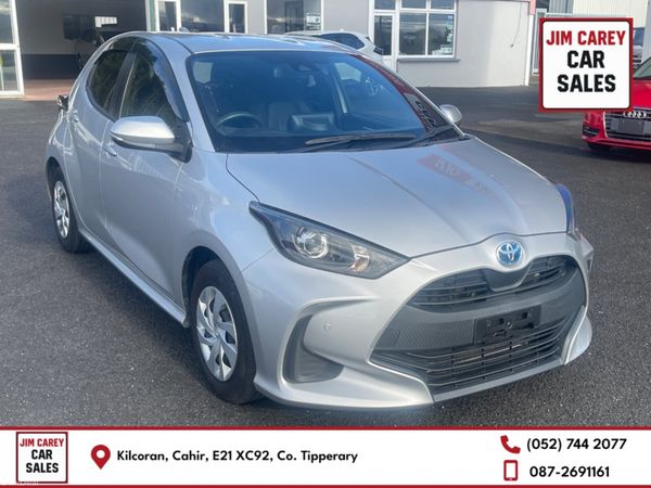 Toyota Yaris Hatchback, Petrol Hybrid, 2020, Silver