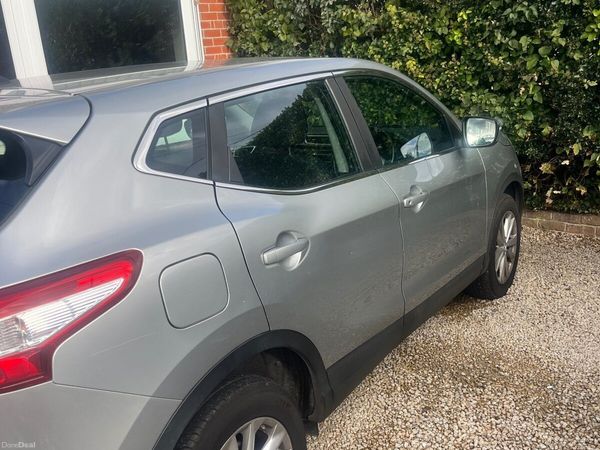 Nissan Qashqai Hatchback, Petrol, 2016, Silver