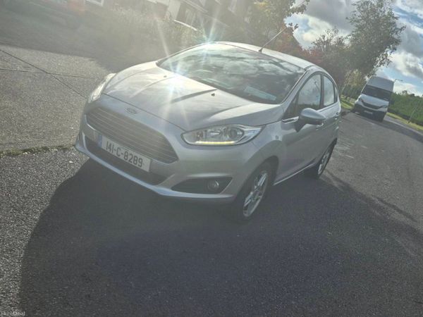 Ford Fiesta Hatchback, Petrol, 2014, Silver