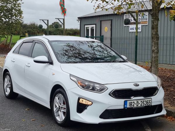 Kia Ceed Hatchback, Petrol, 2018, White