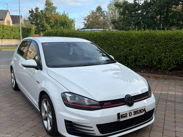 Volkswagen Golf Hatchback, Petrol, 2016, White