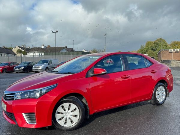 Toyota Corolla Saloon, Diesel, 2014, Red