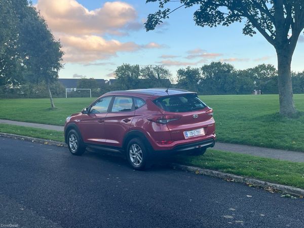 Hyundai Tucson SUV, Diesel, 2017, Red