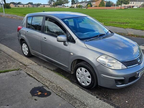 Nissan Tiida Hatchback, Diesel, 2008, Grey